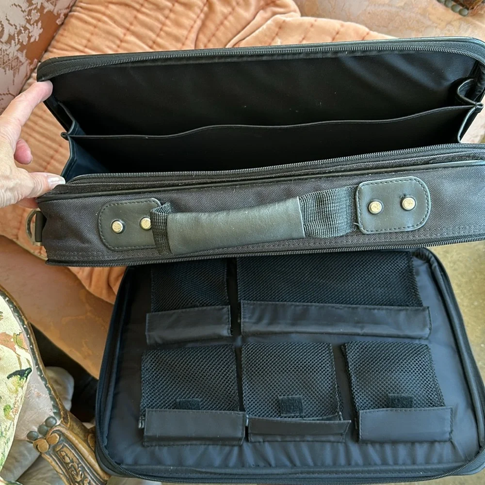 Samsonite portfolio Genuine brand not used Black Fir Laptop case Documents Brief